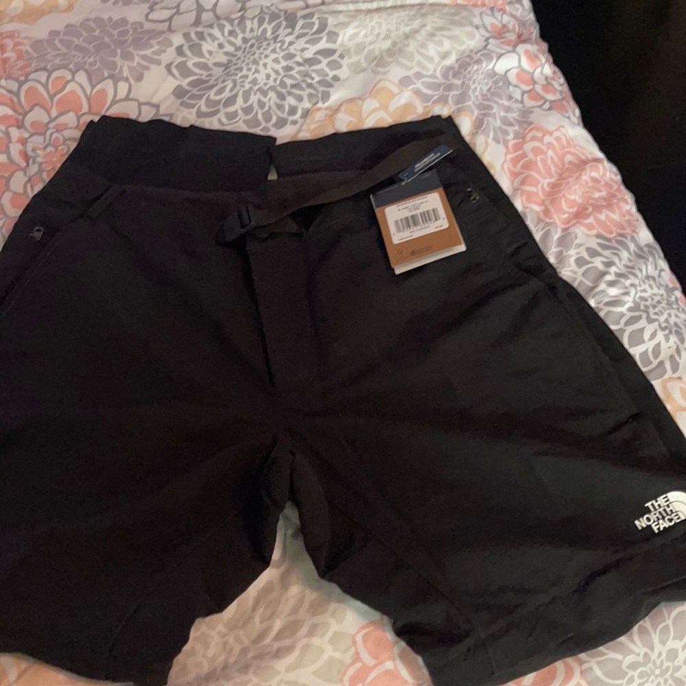 Brand New w/tags North Face Men’s VERSATILE WEAR.